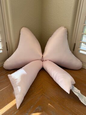 NWOT Truly Lou Soft Blush Pink Satin Bow Pillow